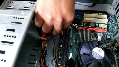 Sửa main PC - 4 tiêu chí đánh giá 1 trung tâm sửa chữa máy tính uy tín