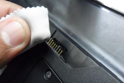 Pin laptop Dell Inspiron N5110 bị chai thì nên làm thế nào?