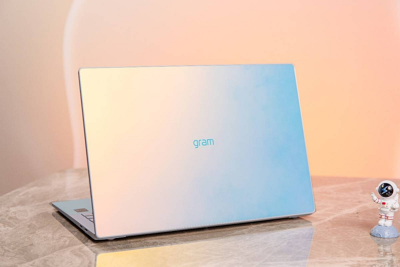 LG Gram Style 16: Siêu phẩm laptop cao cấp, thiết kế độc đáo có 1-0-2