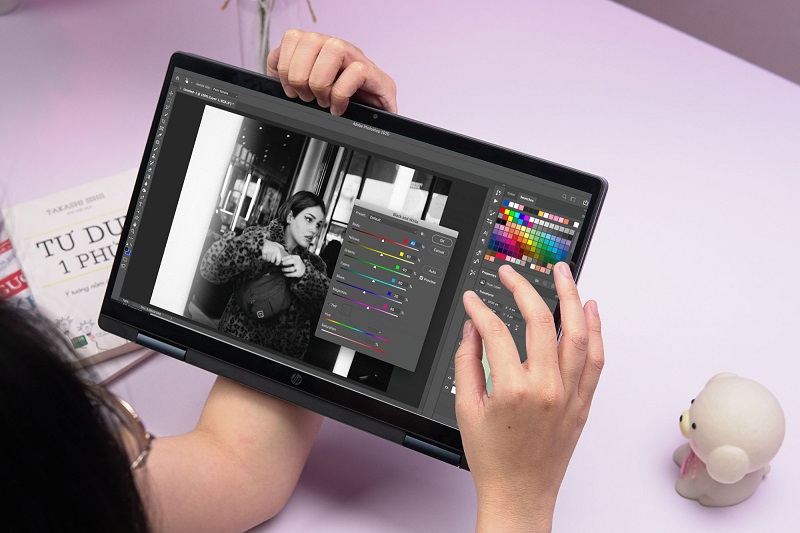 Top 5 mẫu laptop 360 xoay gập cực đỉnh, đáng mua nhất hiện tại