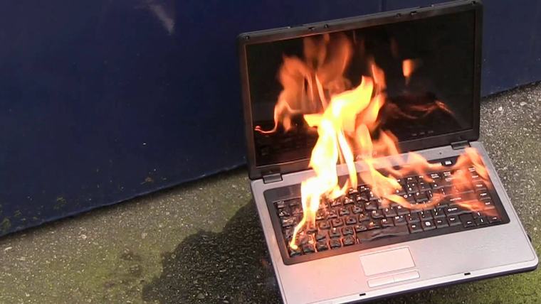 Tại sao pin laptop bị nóng khi sạc? Cách khắc phục hiệu quả nhất
