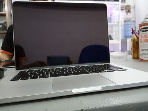 Thay màn hình laptop macbook ở đâu giá hợp lý và chất lượng đảm bảo nhất?