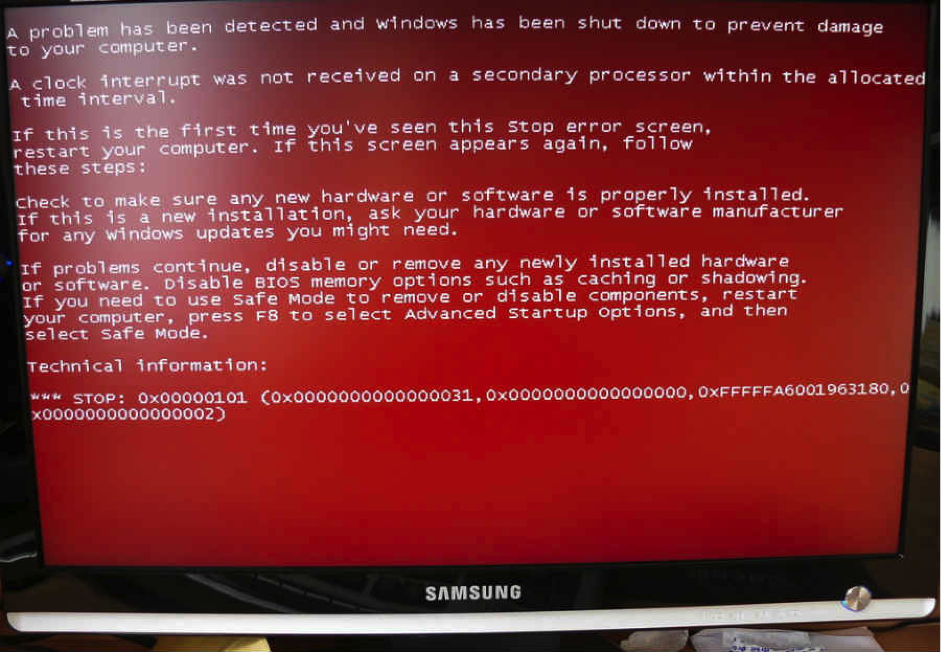 màn hình laptop bị đỏ